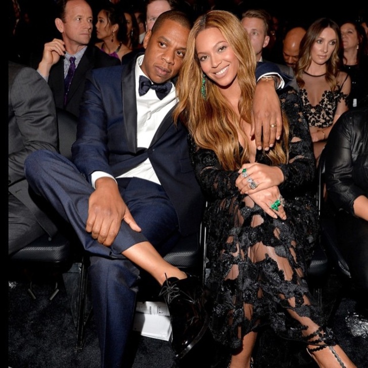 Echt Jetzt? Beyonce Und Jay Z Besitzen Abermillionen Dollars, Aber Socken Kann Sich Jay Z Nicht Leisten Oder Was? // Really? Beyonce And Jay Z Have Millions Of Dollars, But Jay Z Can't Buy His A Pair Of Sock, Or What's That?