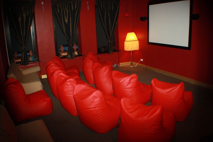 Cinemas Interior 25