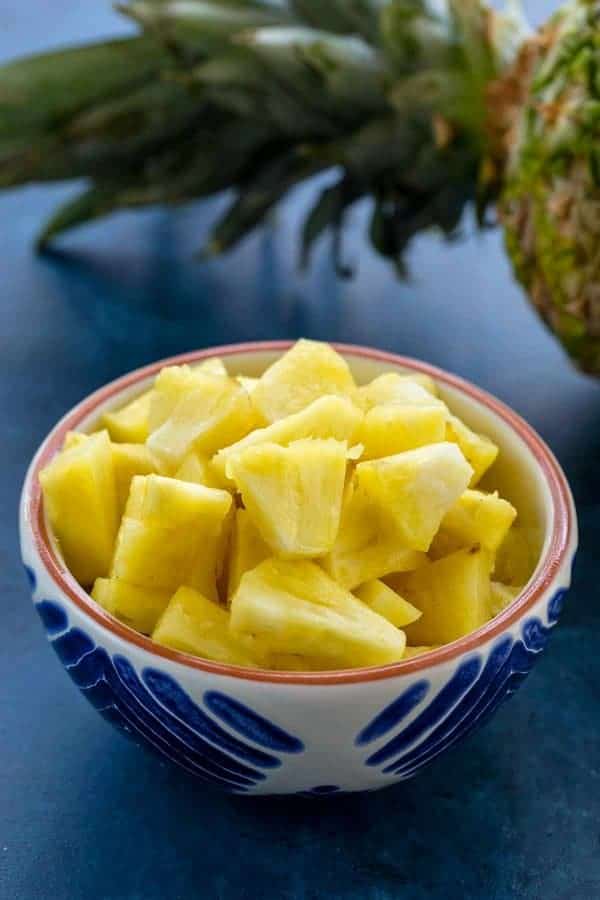 How To Cut A Pineapple 2 600x900