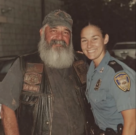 Father and Daughter Reunited After 31 Years During Routine Traffic Stop