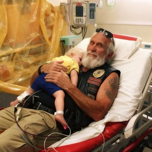 Biker Comforts Screaming Toddler for 6 Hours in Hospital: A Story of Love and Strength