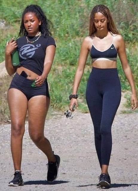 Drake Spotted Partying with Malia and Sasha Obama in Hollywood – A Glimpse into Their Grown-Up Lives