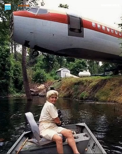 Woman Converts Boeing 727 Aircraft into a Fully Equipped Luxury Home