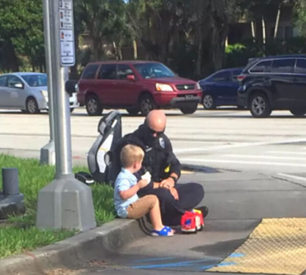Florida Officer’s Gentle Act of Kindness During Crash Scene Goes Viral