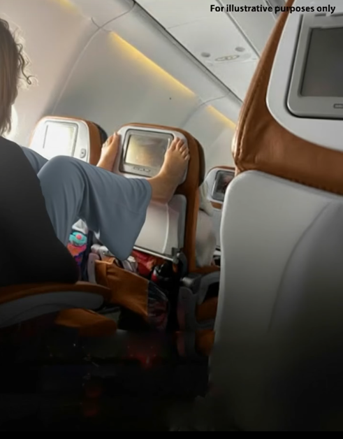 ✈️ Woman Puts Bare Feet on My Husband’s Seat — I Made Her Regret It the Whole Flight