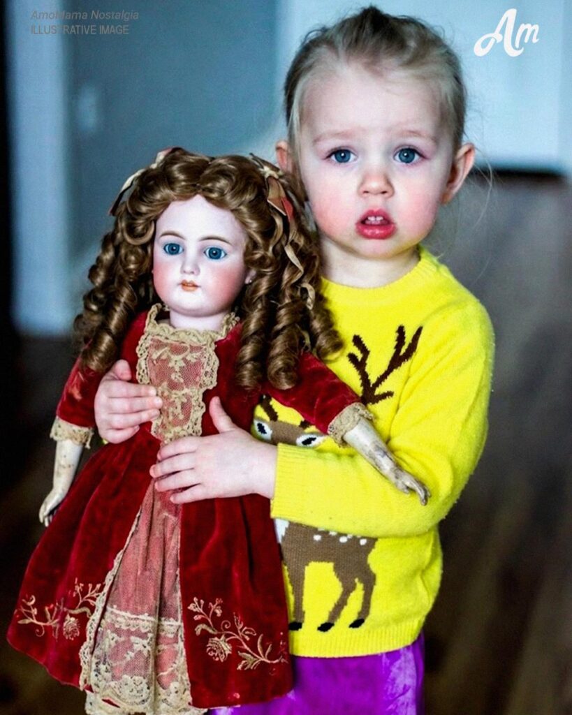I Bought an Old Doll at a Flea Market — What I Heard Inside Changed Everything I Bought an Old Doll at a Flea Market — What I Heard Inside Changed Everything